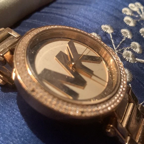 MK watch - Picture 6 of 7